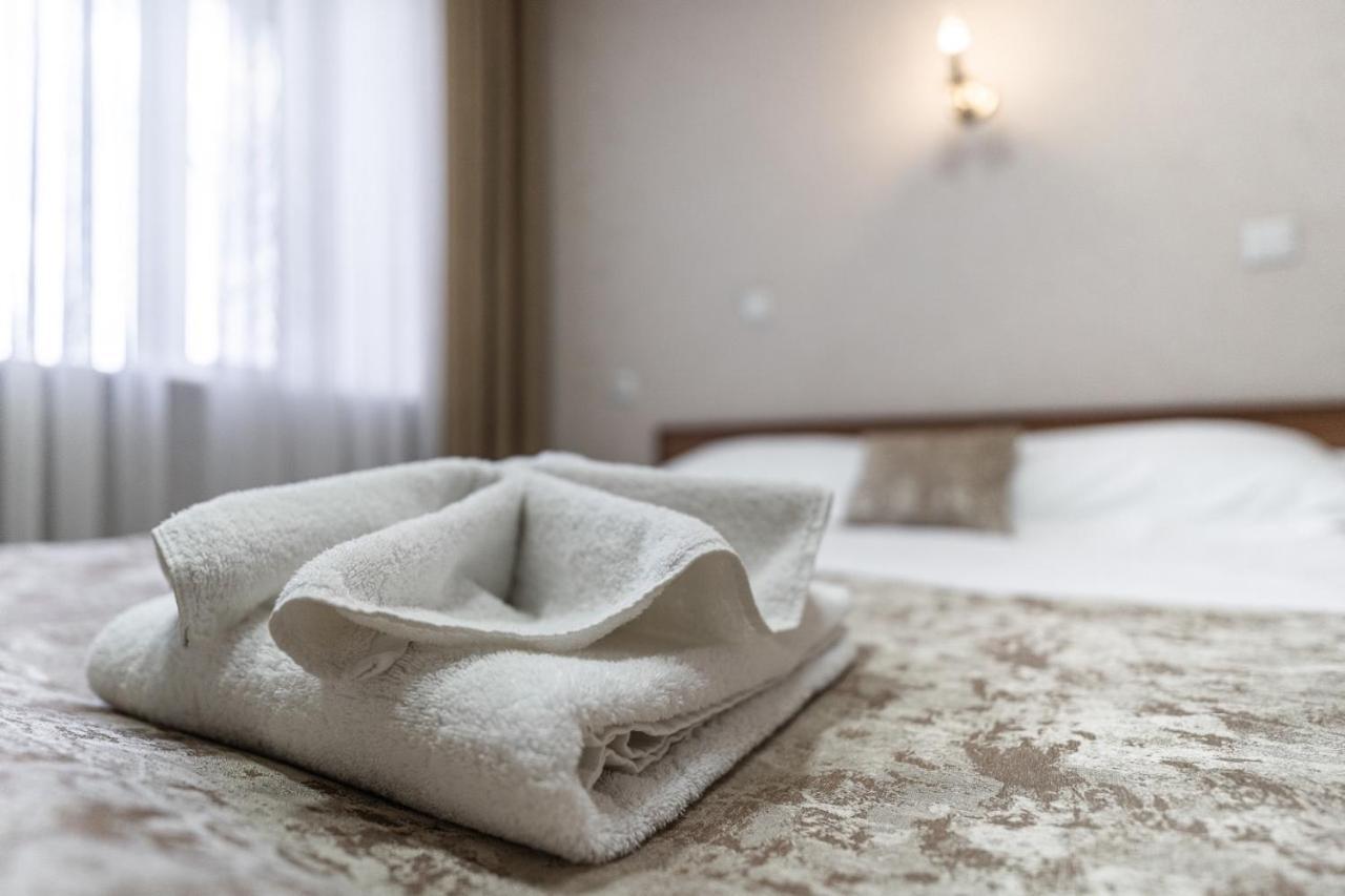 Madanur Hotel Karakol Extérieur photo