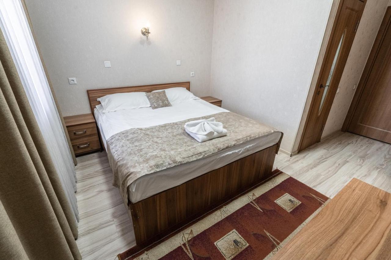 Madanur Hotel Karakol Extérieur photo