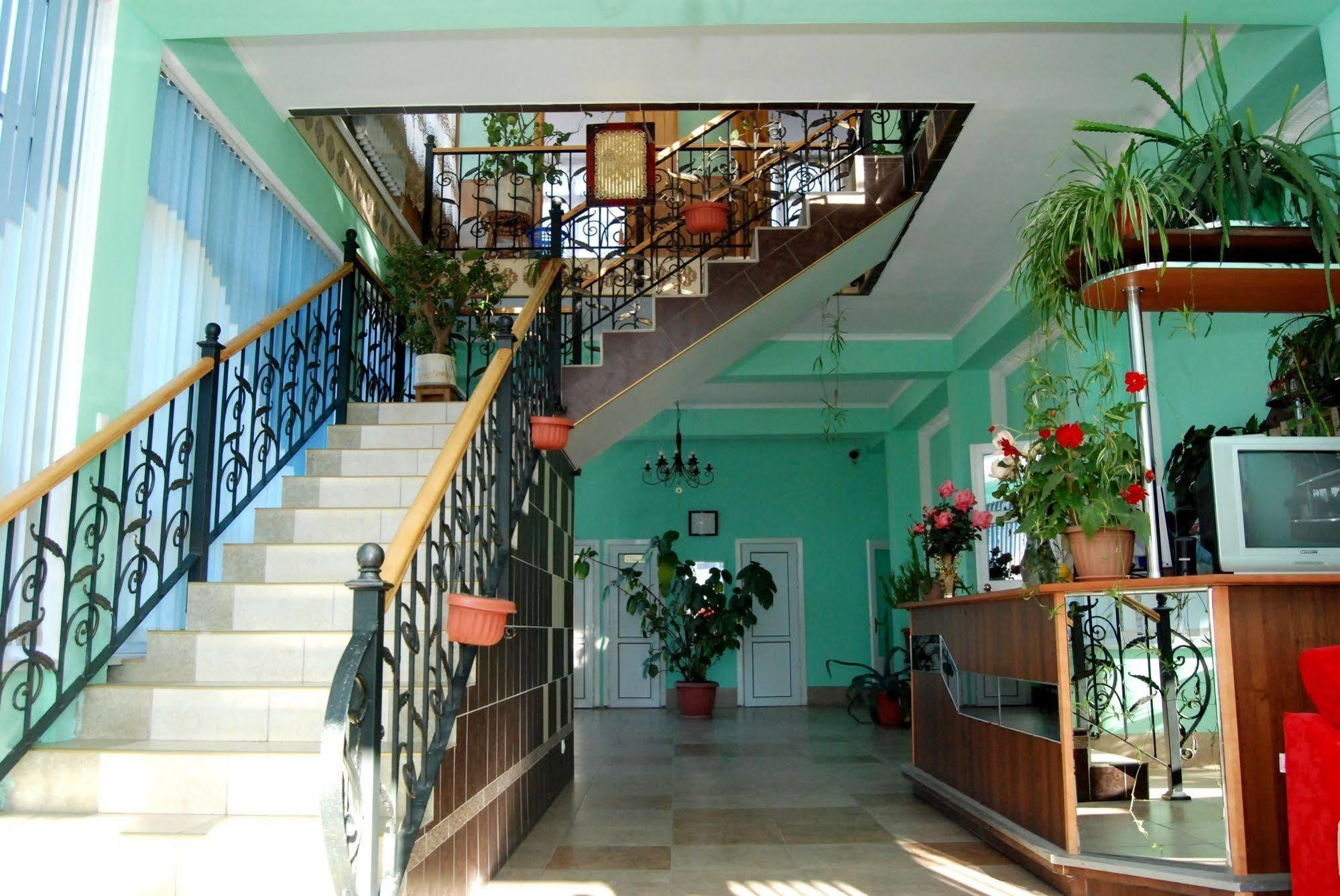 Madanur Hotel Karakol Extérieur photo
