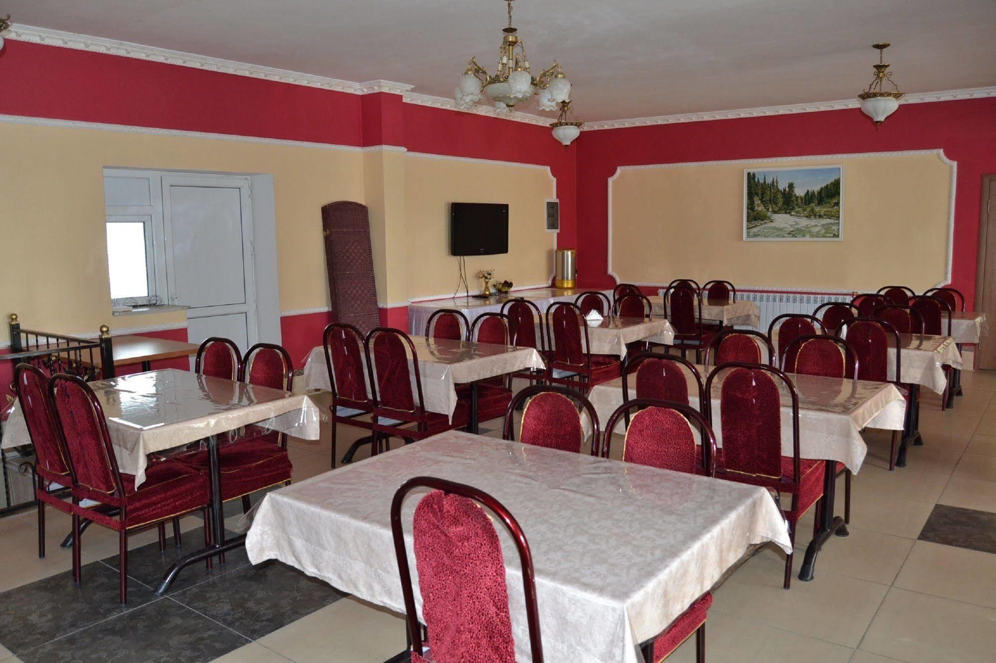 Madanur Hotel Karakol Extérieur photo