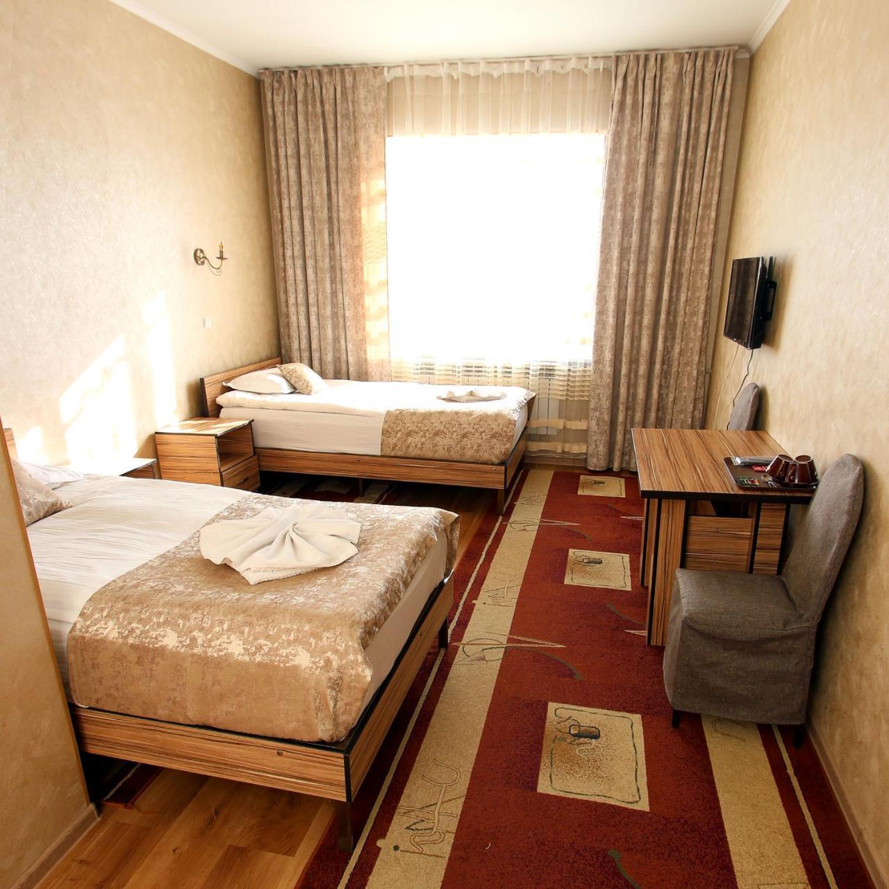 Madanur Hotel Karakol Extérieur photo