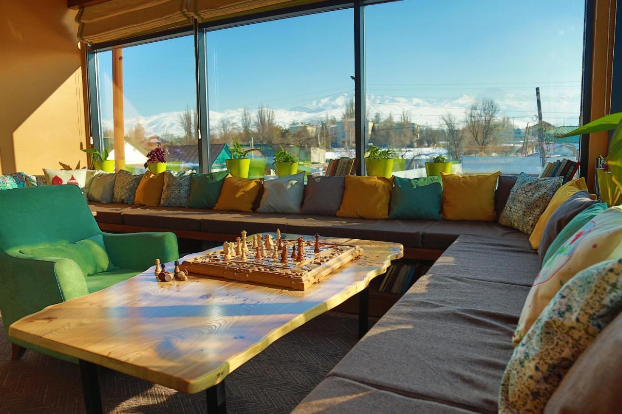 Madanur Hotel Karakol Extérieur photo