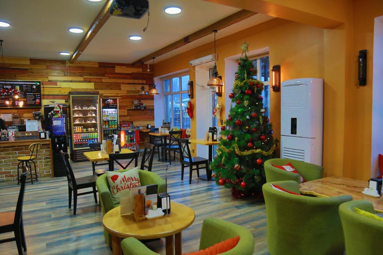 Madanur Hotel Karakol Extérieur photo