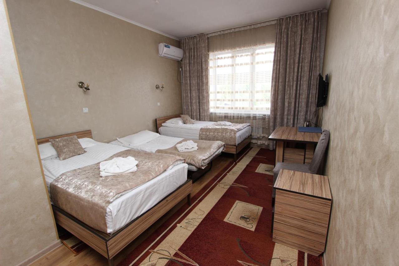 Madanur Hotel Karakol Extérieur photo